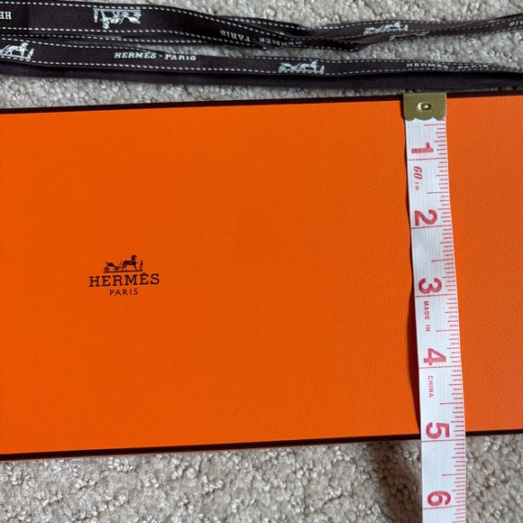 Hermes gift box and logo ribbon - Picture 5 of 8